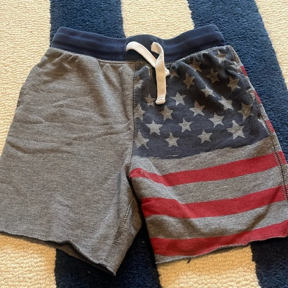 Osh kosh flag shorts